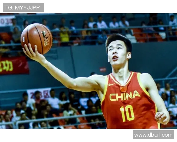 郭昊文:从青涩少年到篮球场上的璀璨明星之路探索与成长